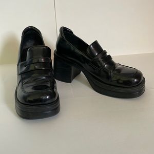 Sketchers slight platform slip on heel